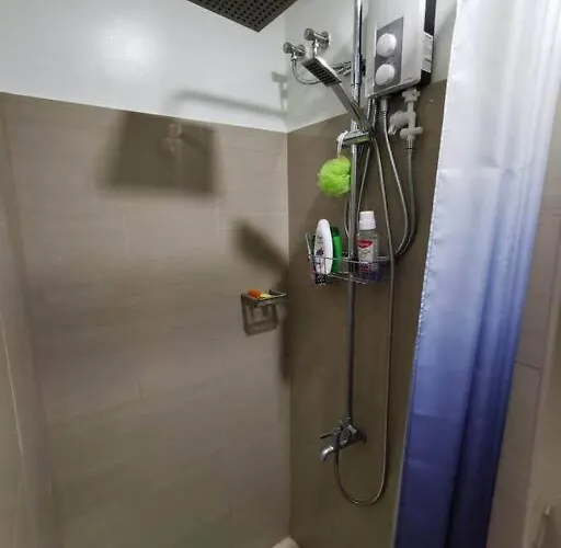 Lovely 1br With View From Balcony *