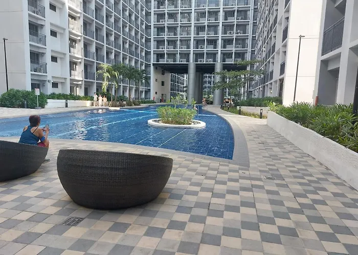 Lovely 1br With View From Balcony Apartment
