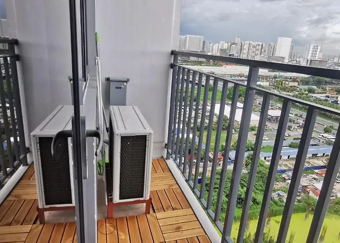 Apartment Lovely 1br With View From Balcony Manila