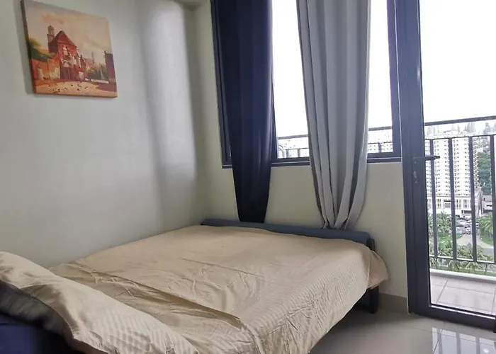 Lovely 1br With View From Balcony Apartment
