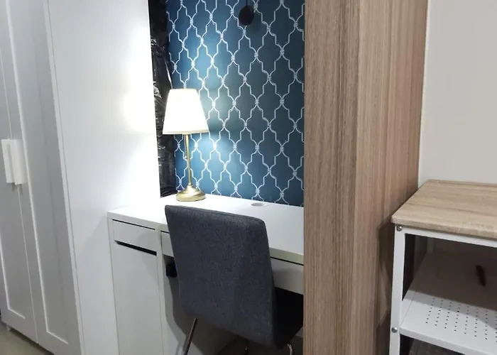 Lovely 1br With View From Balcony Apartment *